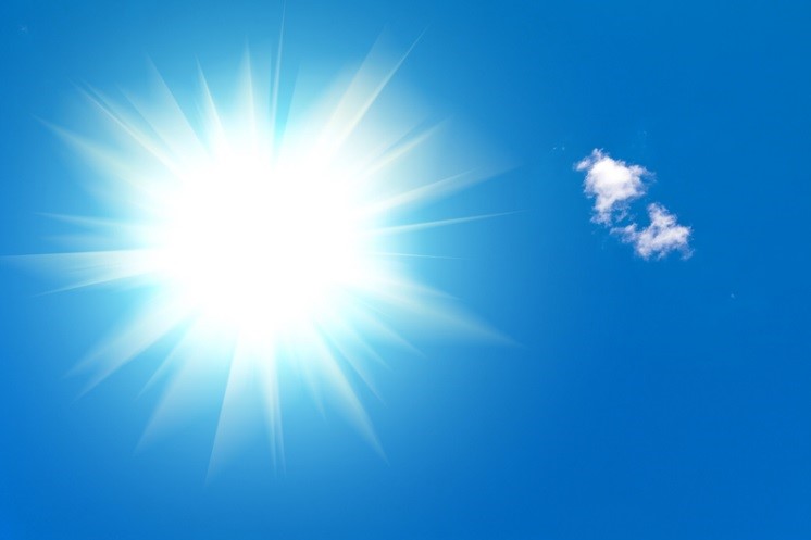 Lumière du Soleil ciel UV cause de DMLA